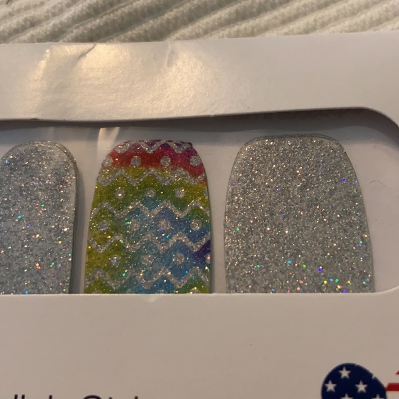 Color Street - Picture 3 of 3